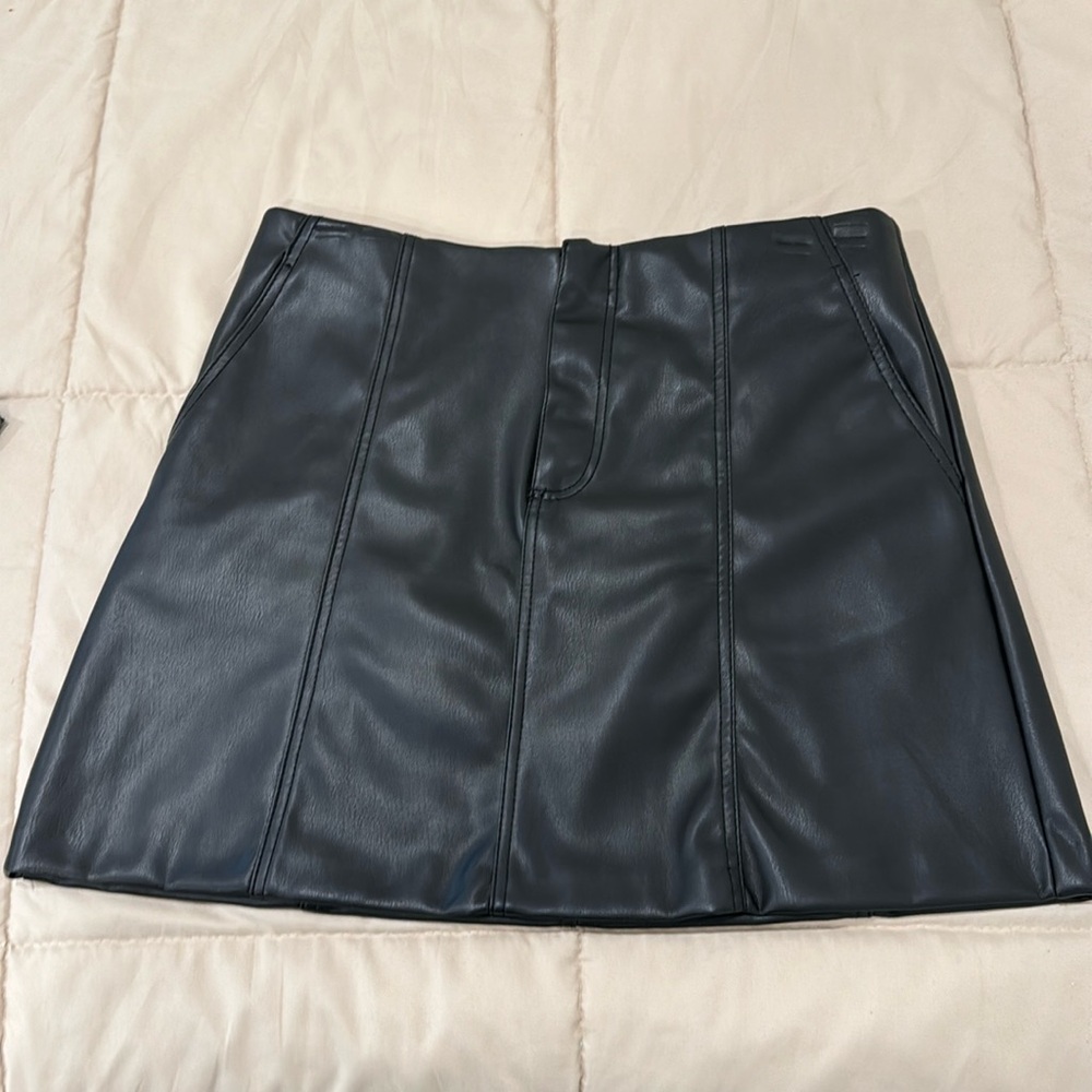 Size M Zara skirt